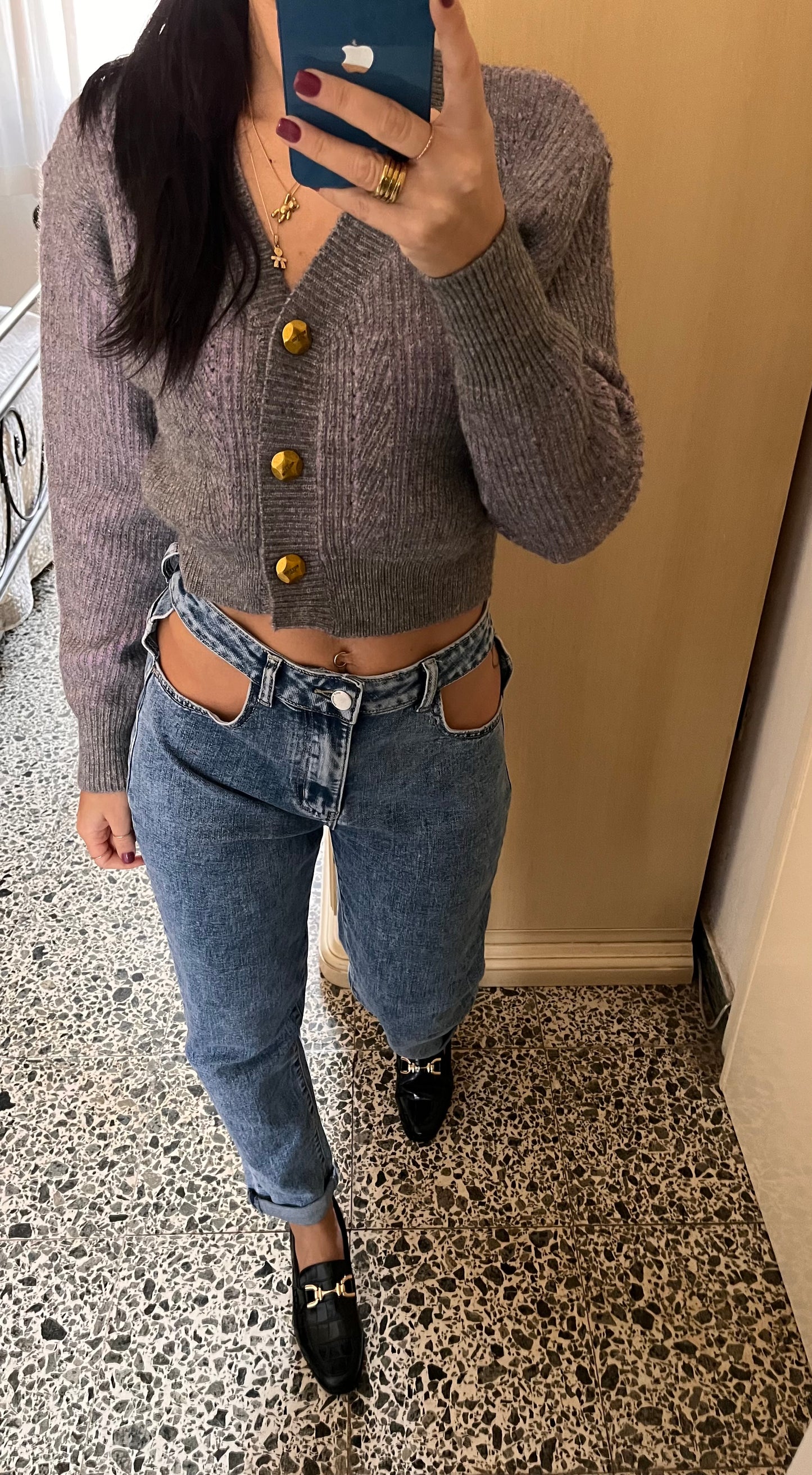 JS01-Jeans con tasca cutted