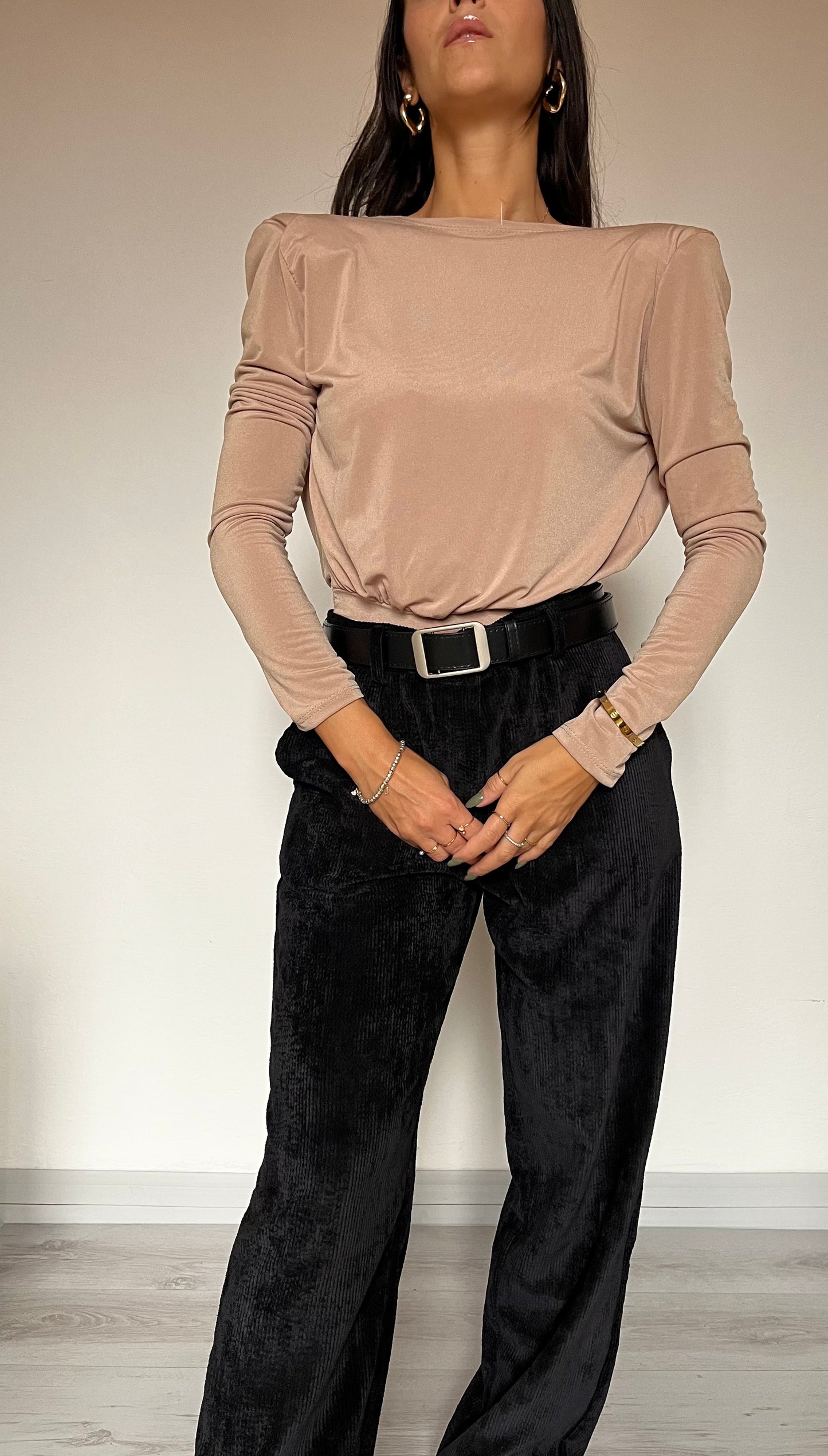 Body con spalline imbottite