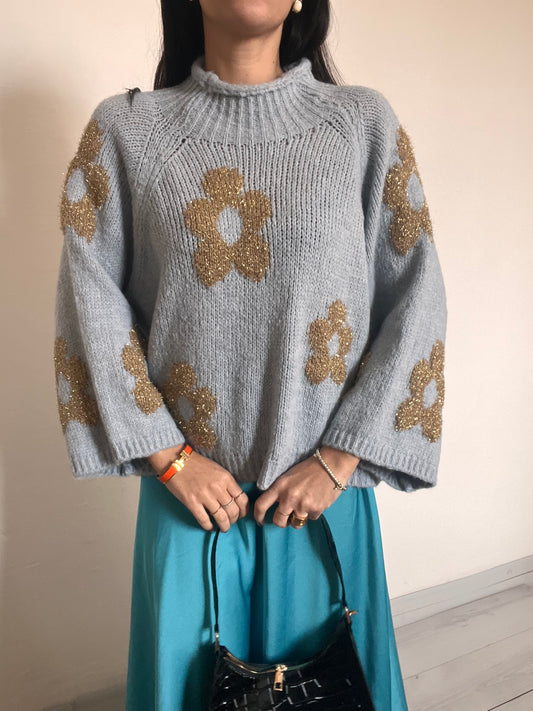 Maglione manica ampia e fiori oro cuciti