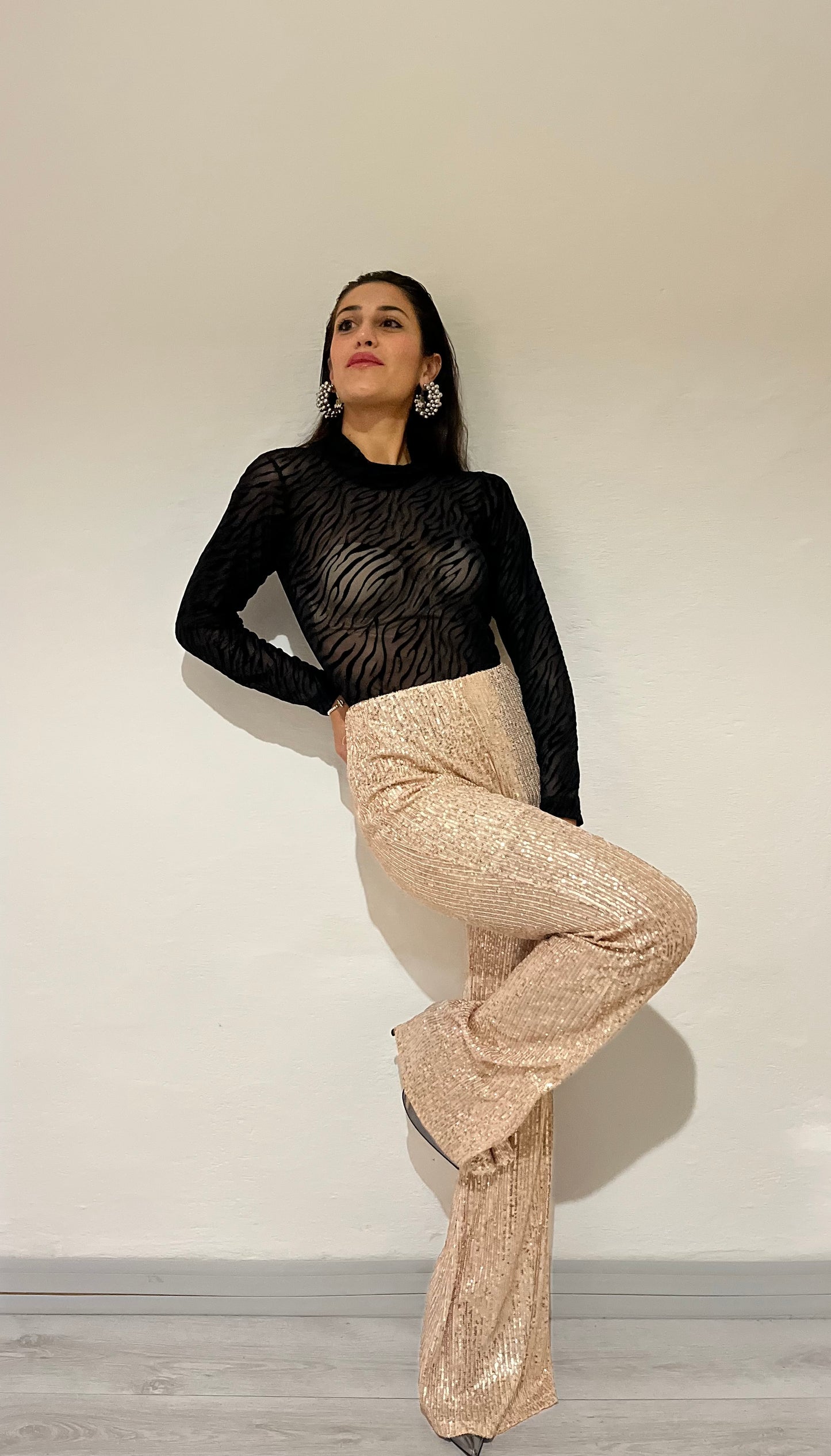 Pantaloni a campana con paillettes