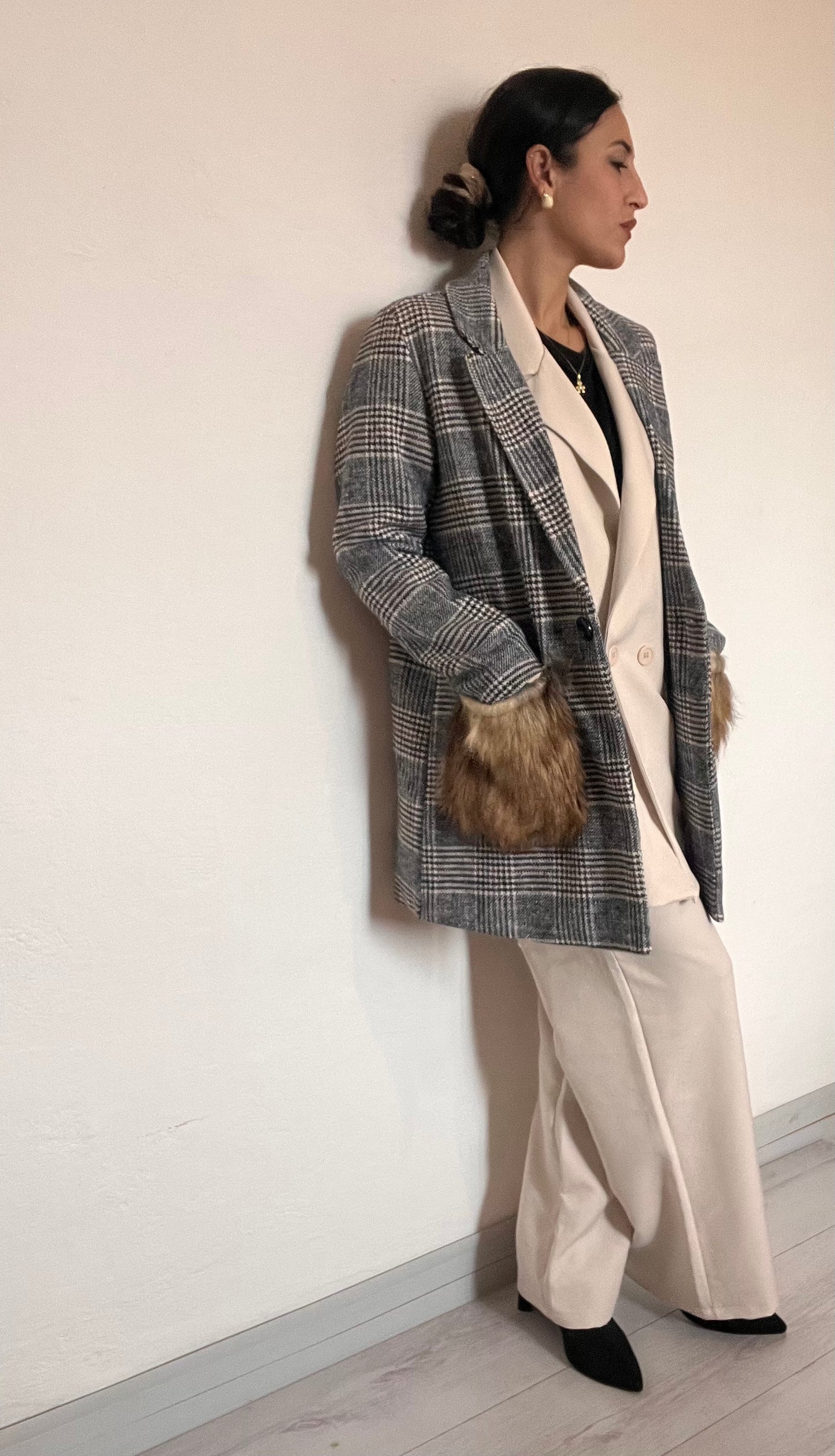 Cappotto corto con finta pelliccia