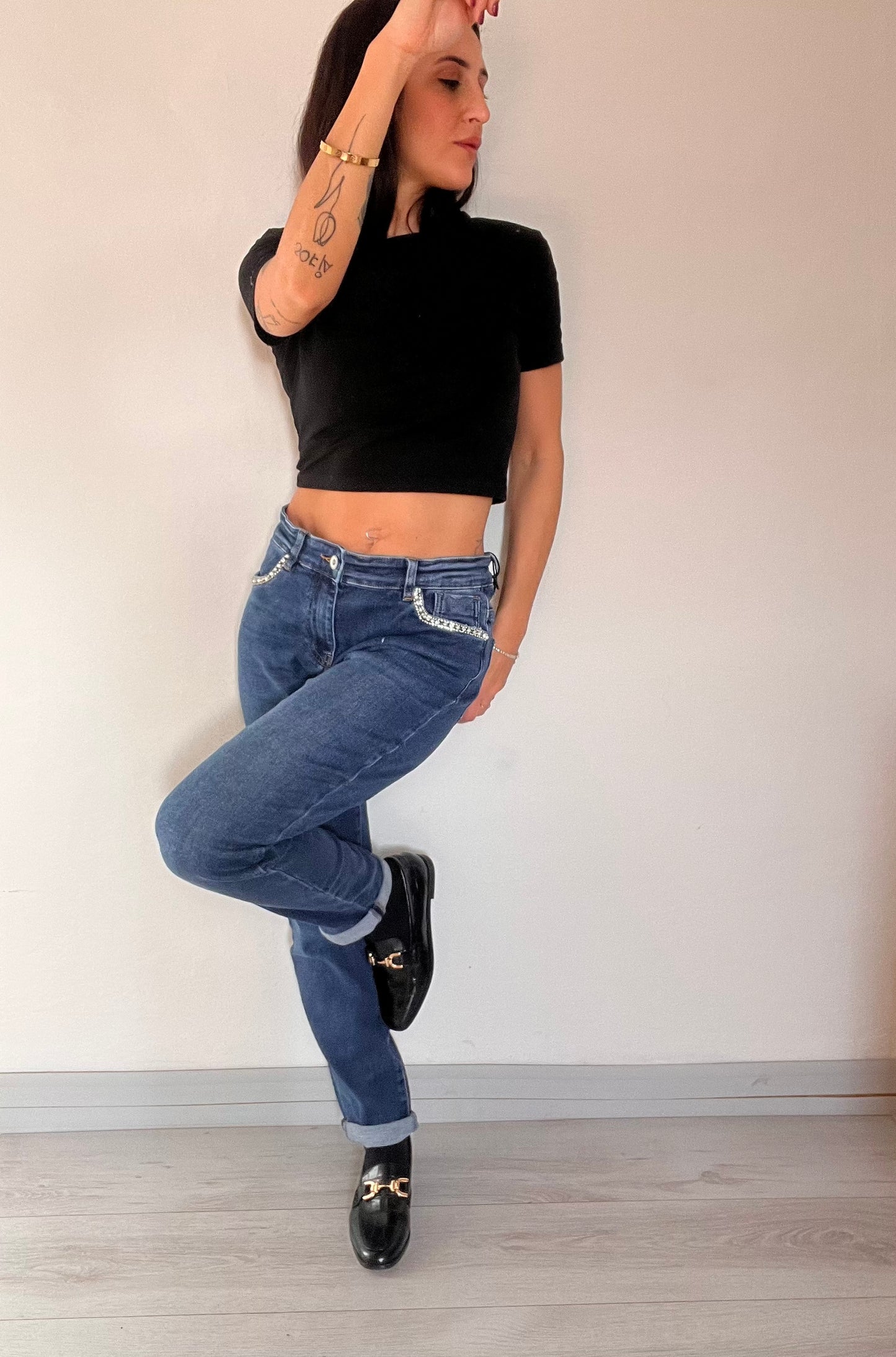 JS10- Jeans elasticizzato con strass