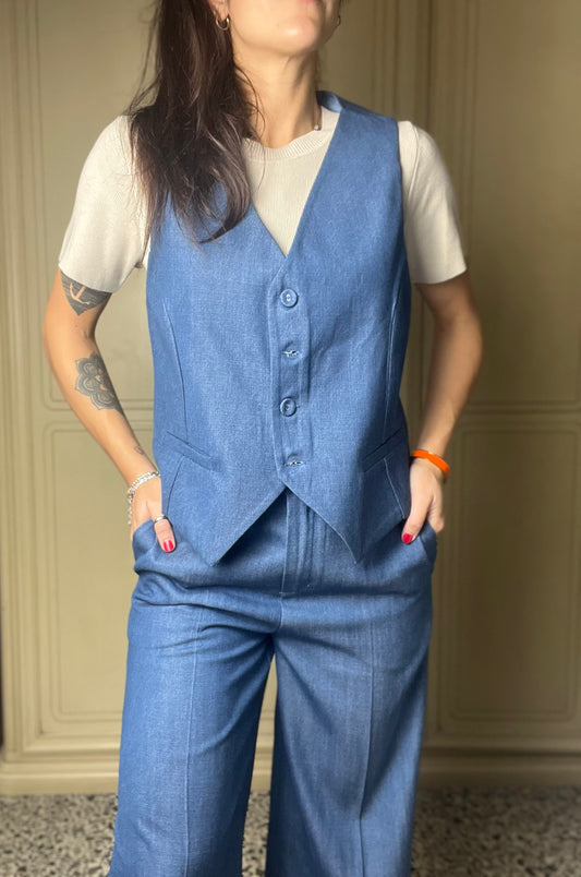 Gilet simil jeans con bottoni frontali