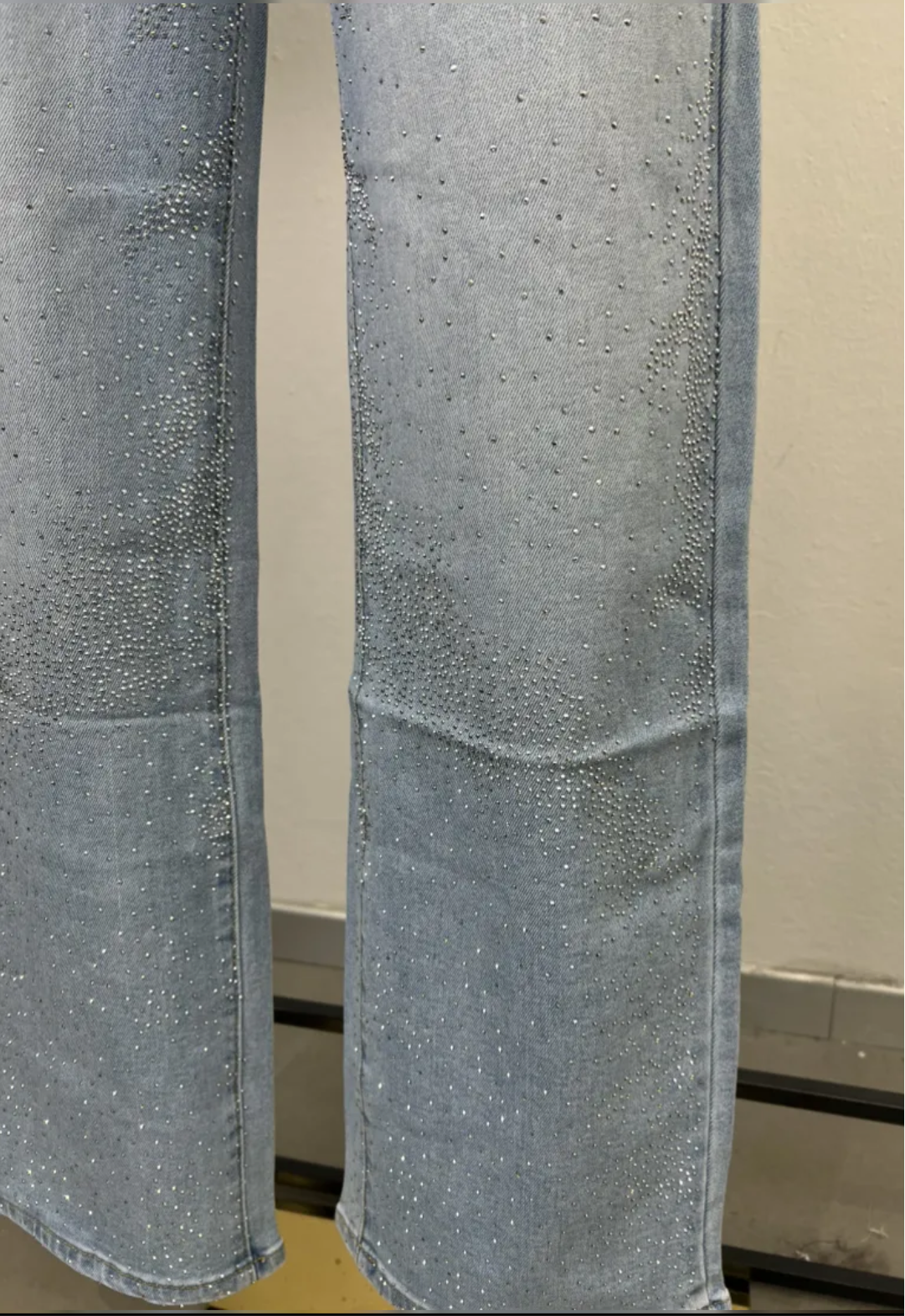 Jeans ampi con brillantini