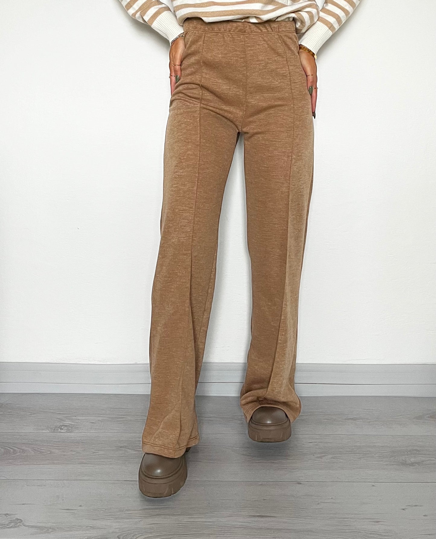 Pantaloni basic day a campana