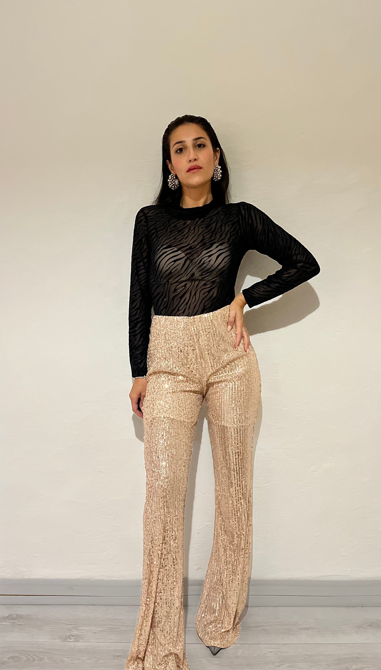 Pantaloni a campana con paillettes