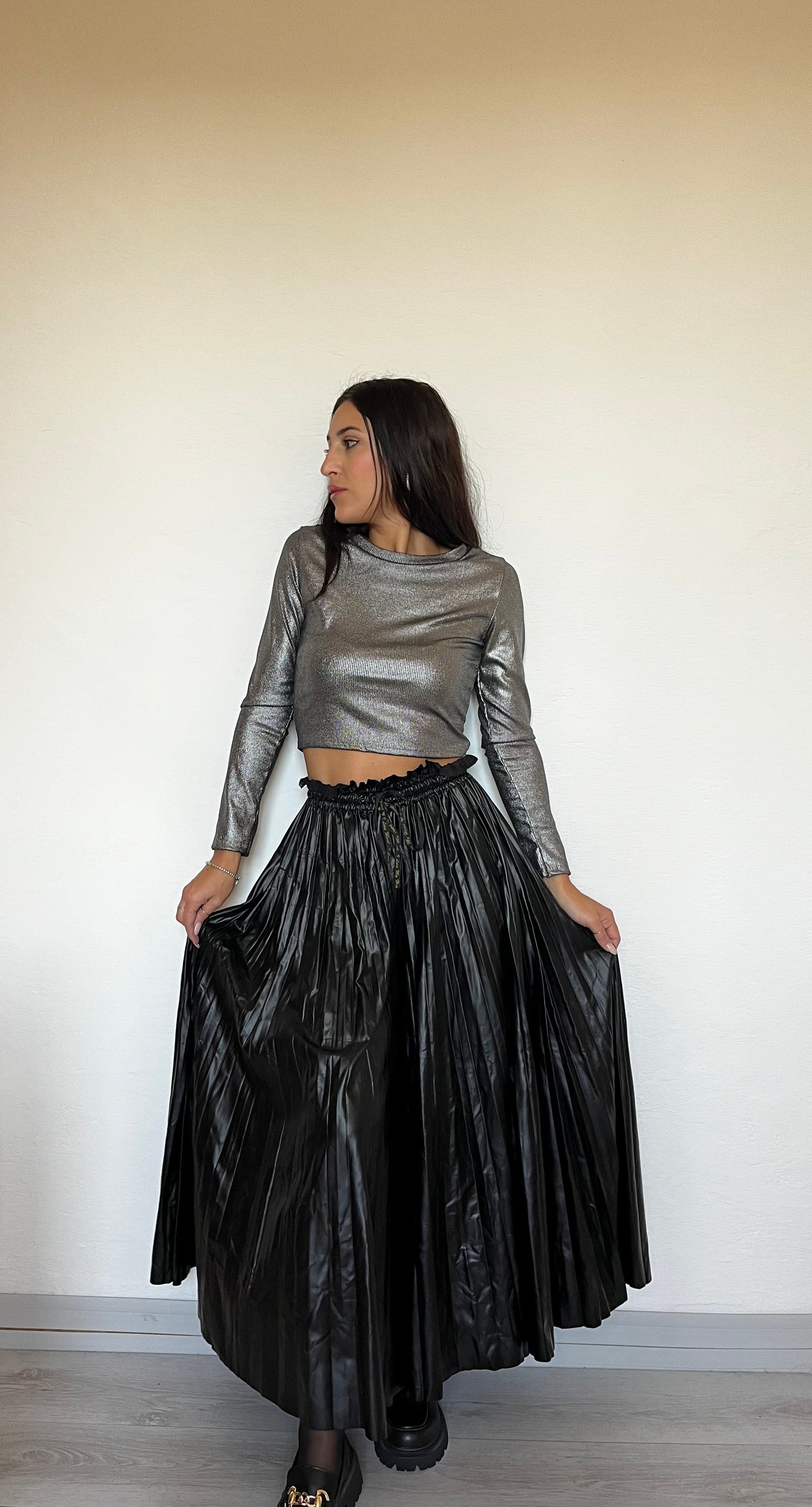 Pantalone oversize plissettato in similpelle