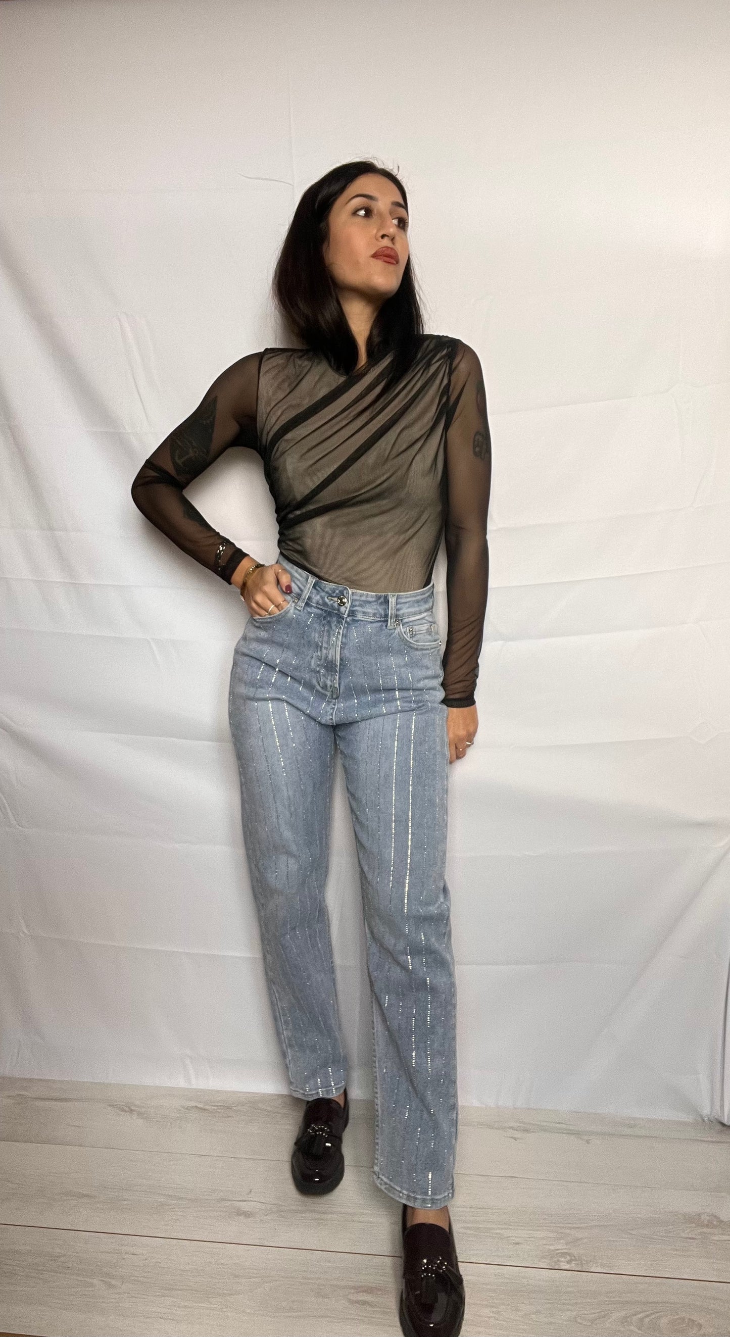 JS10-Jeans mom fit con brillantini