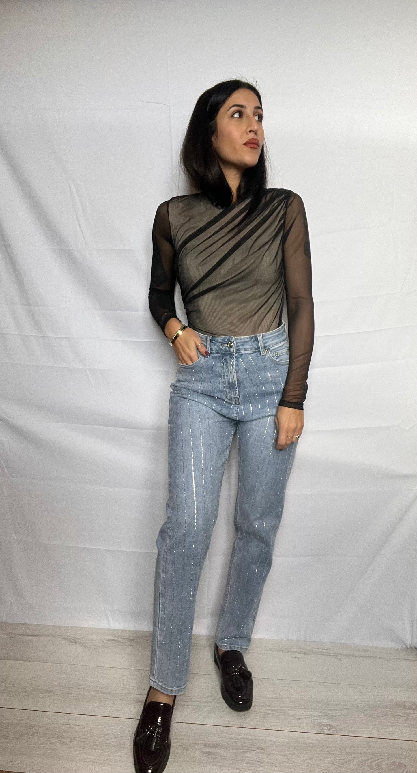 JS10-Jeans mom fit con brillantini
