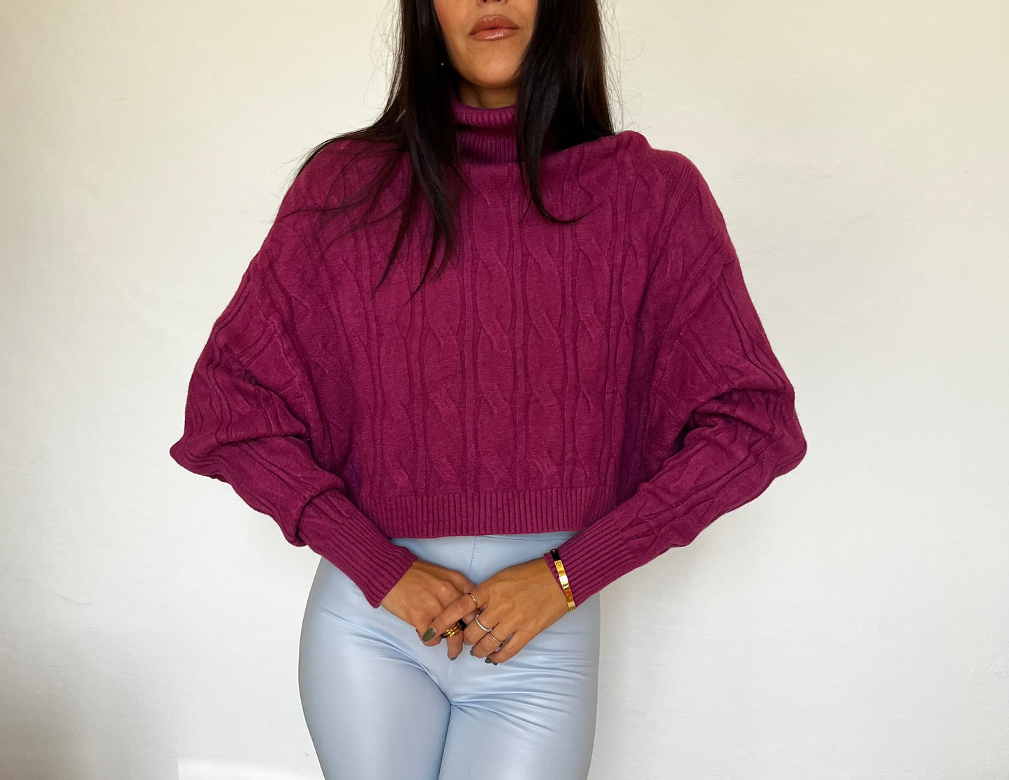 Maglione cropped con collo alto