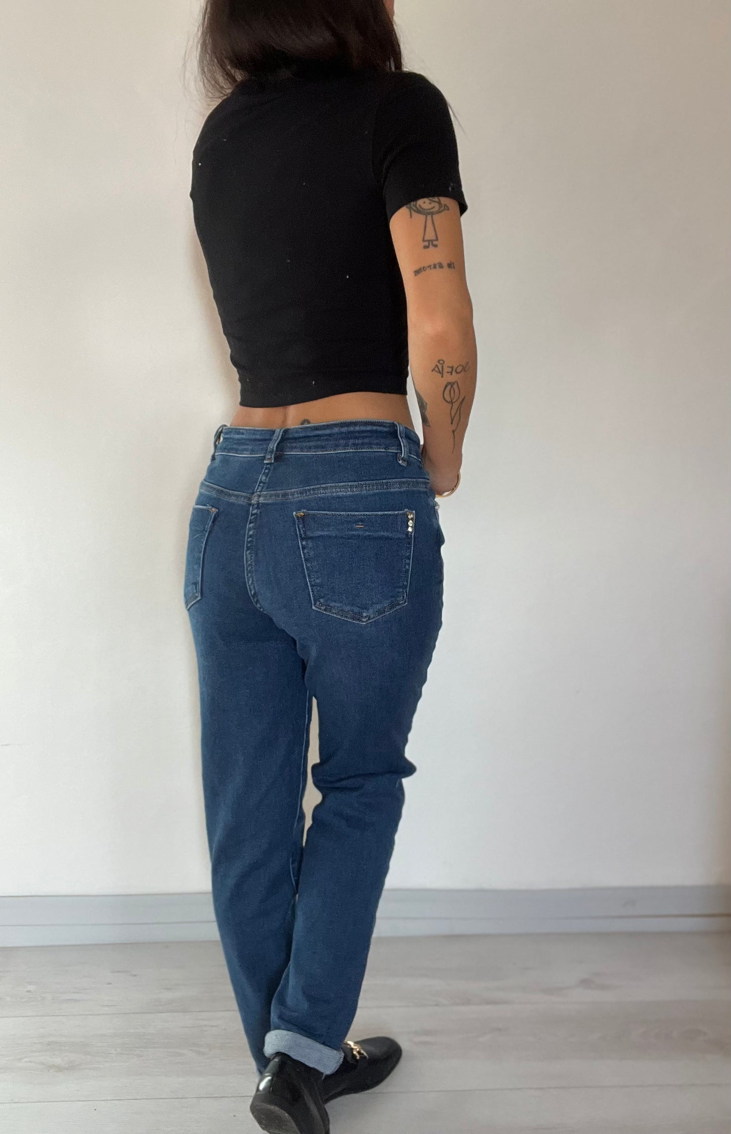 JS10- Jeans elasticizzato con strass