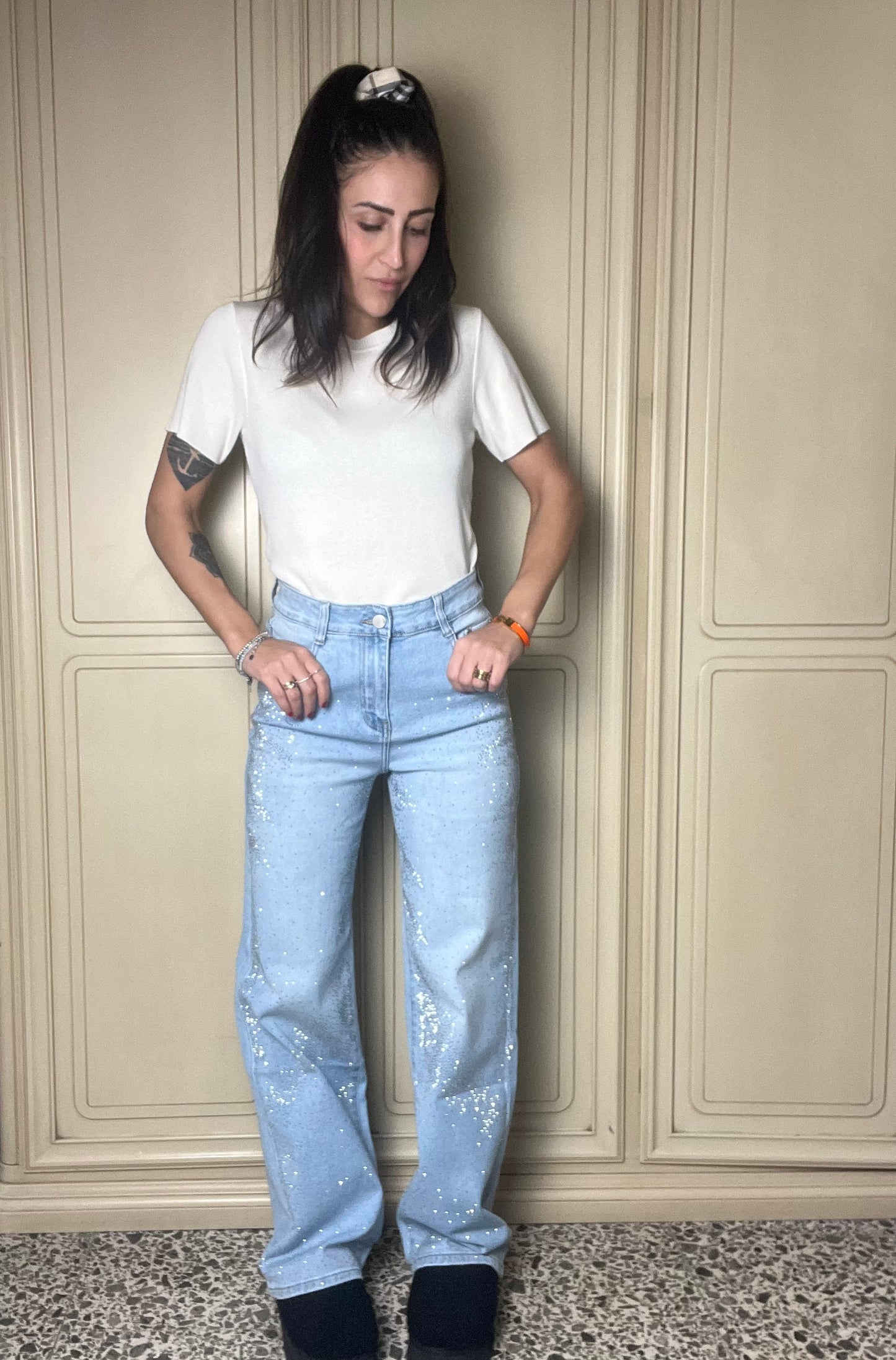 Jeans ampi con brillantini