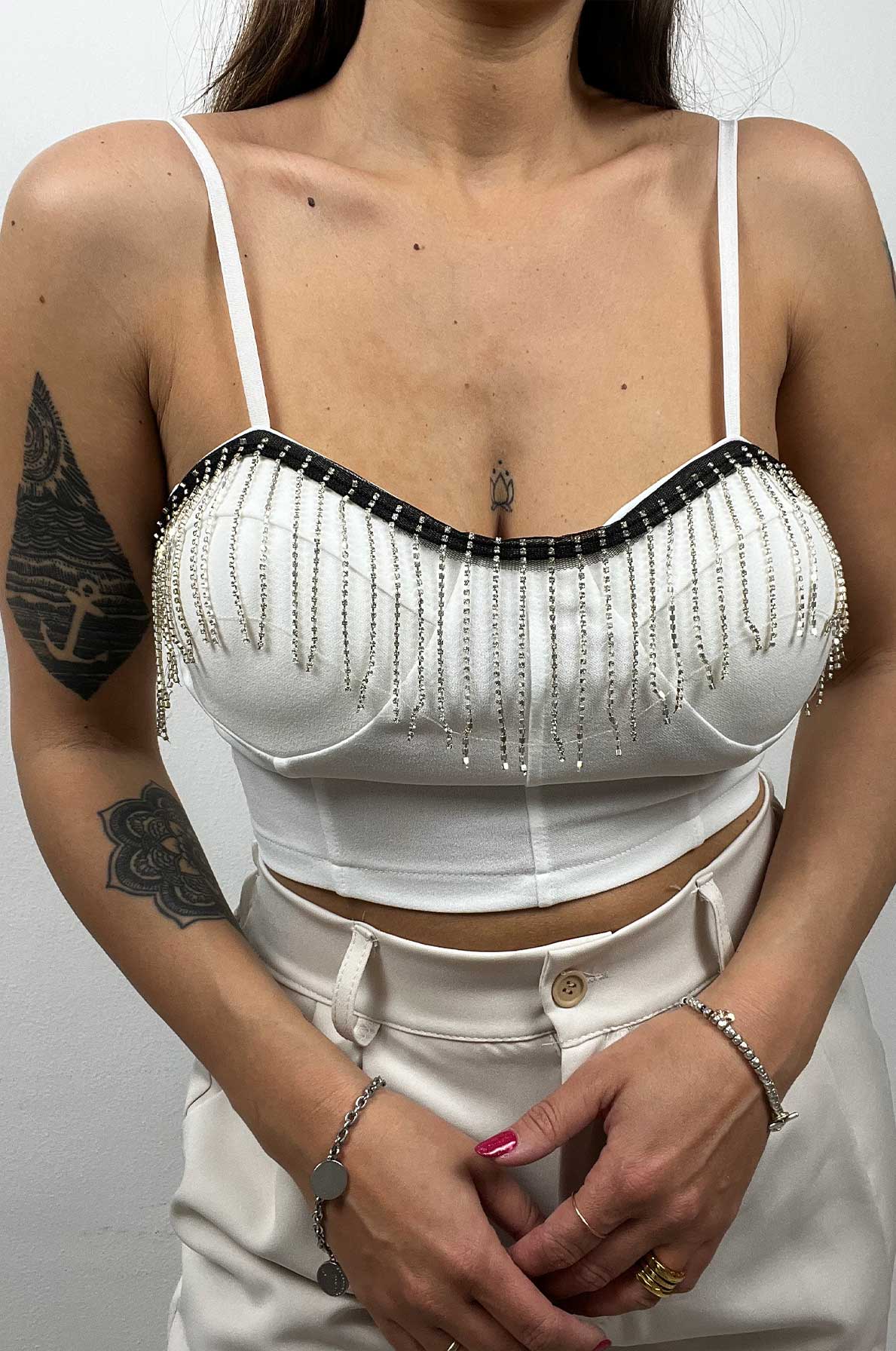 Top con laccetti “Lauren”