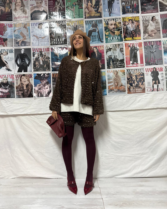 Completo shorts & cardigan con dettagli