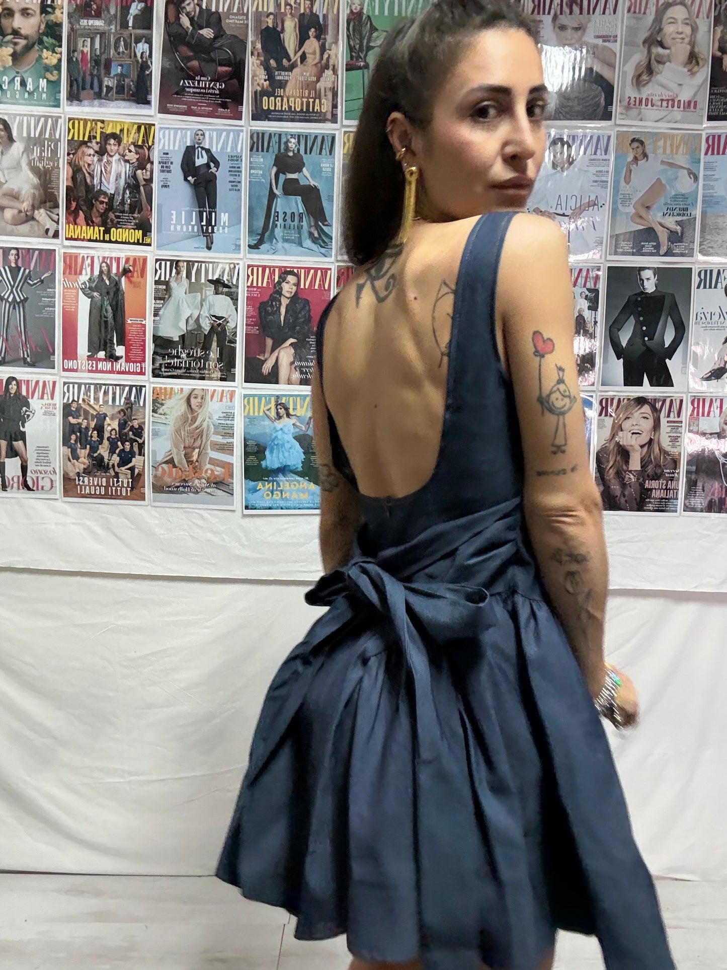 Abito effetto jeans con fiocco