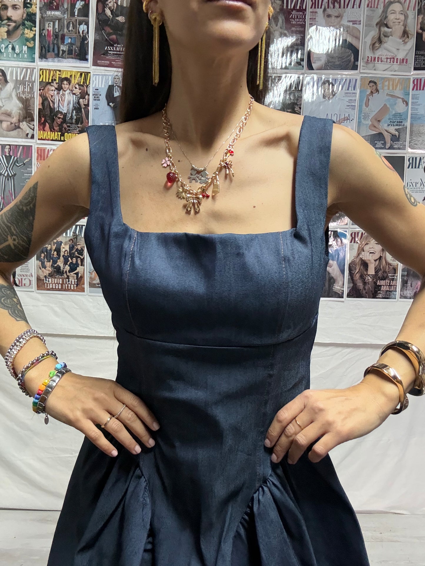Abito effetto jeans con fiocco