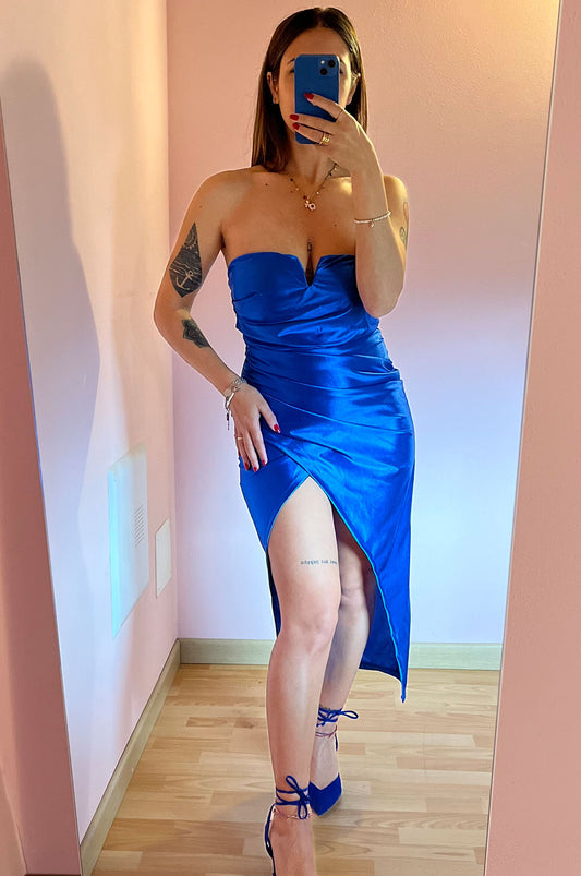 Abito elegante con spacco frontale