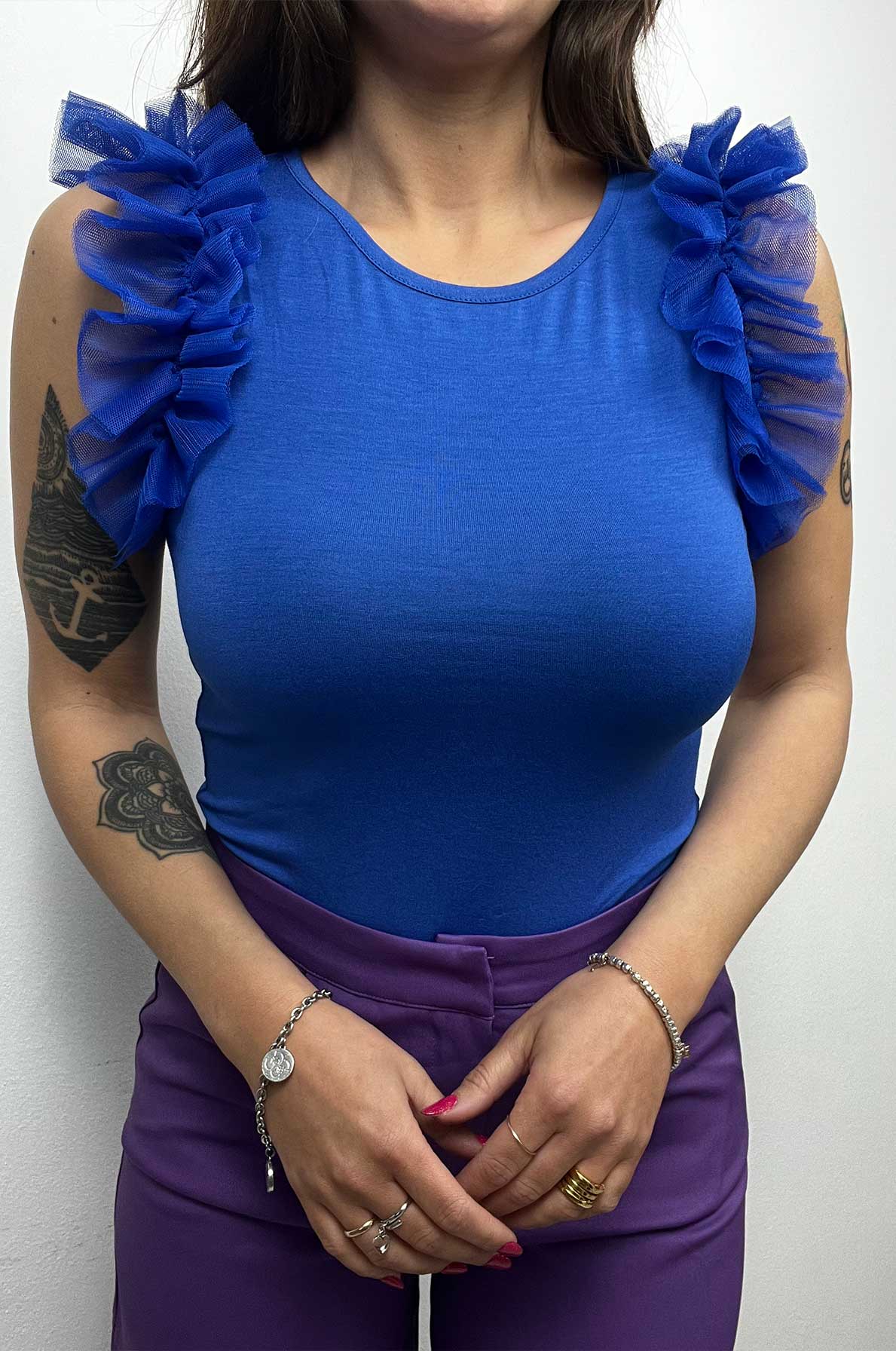 Canotta con tulle sulle spalle