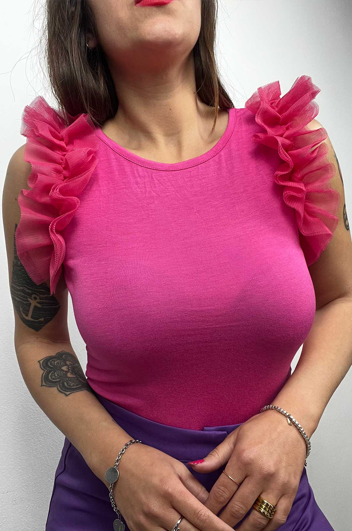 Canotta con tulle sulle spalle