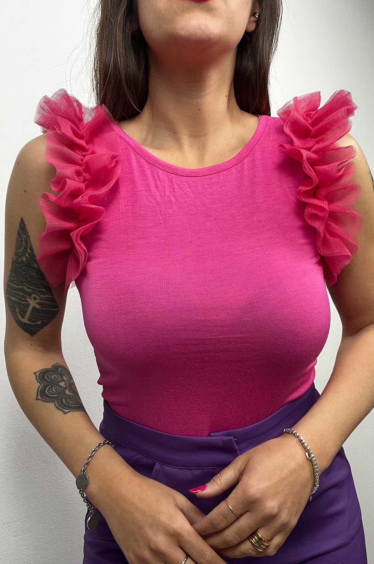 Canotta con tulle sulle spalle